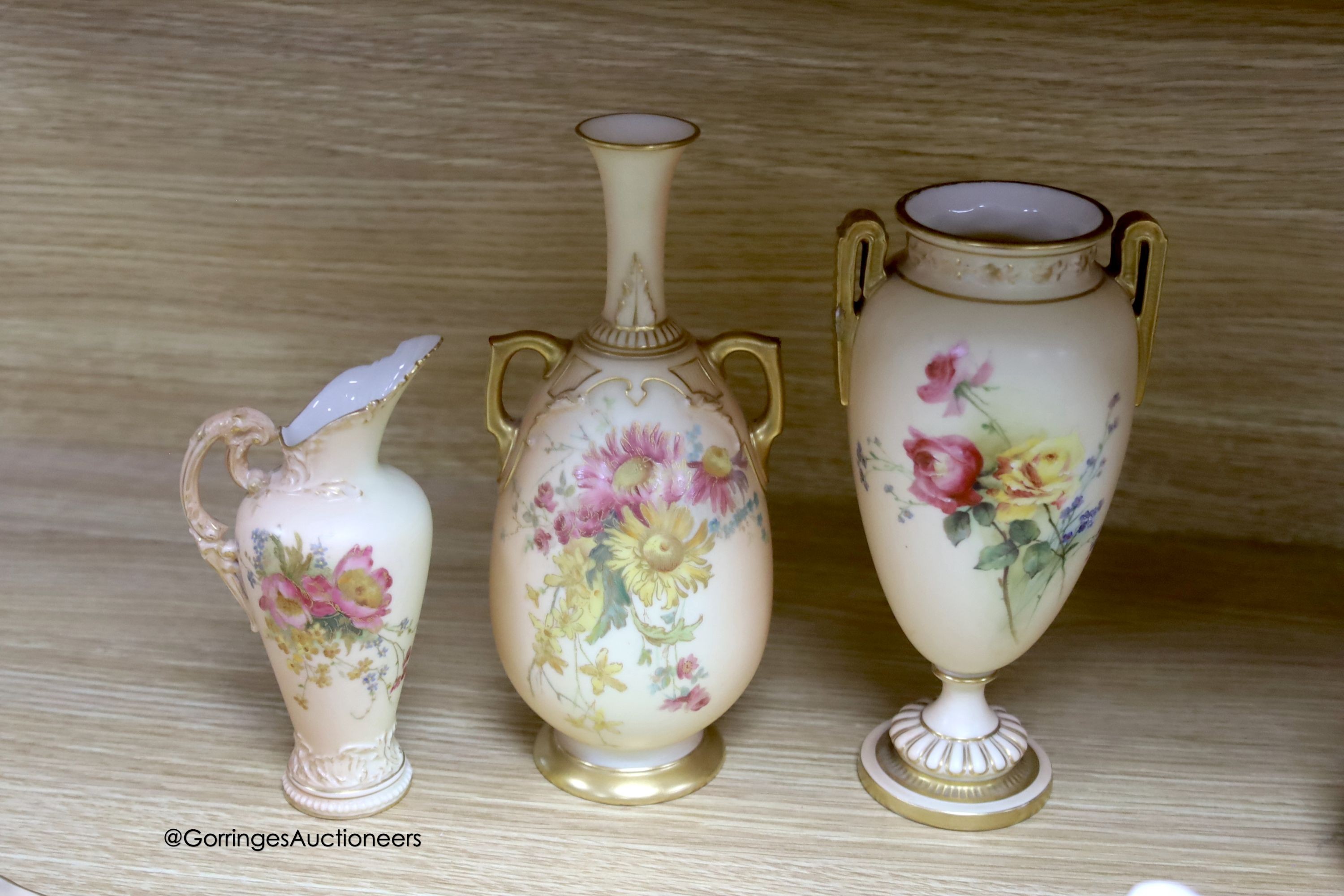 A collection of Worcester ivory blush ceramics, tallest 21cm (10)